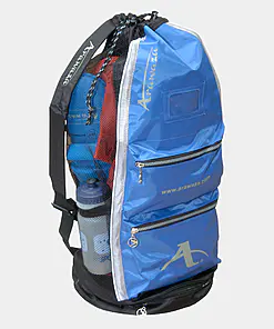 BOLSA DE EQUIPO Bolsa Arawaza para competición de kárate-azul real