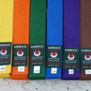 Cinturones de colores de kárate