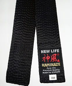 Cinturón de kárate negro extra grande KAMIKAZE de seda natural