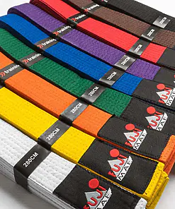 Cinturones de colores para artes marciales