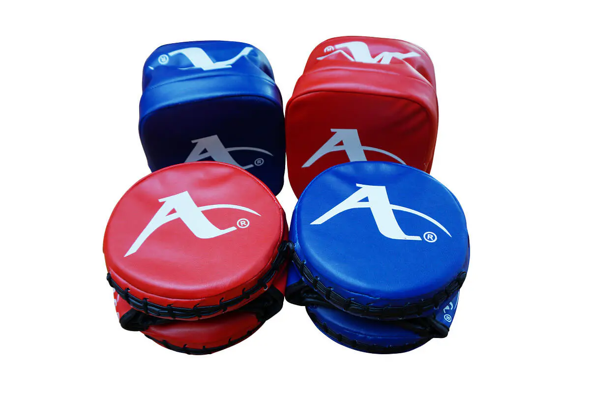 guante-de-precisión-arawaza-enfoque-para-rondas-de-karate
