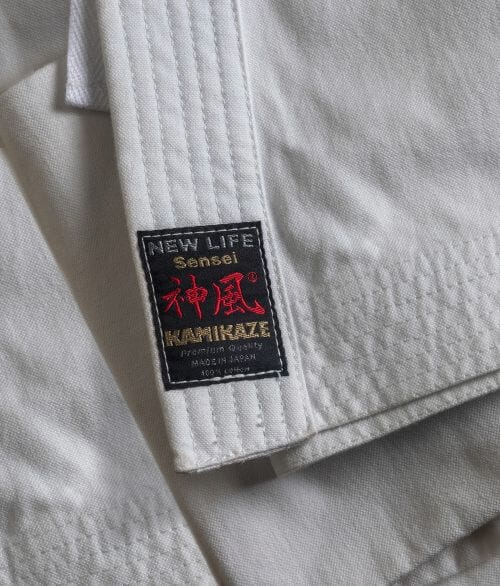 Kimono Karate-gui Kamikaze New Life Sensei - Calidad superior Made in Japan 7 Karate-Gi Nueva Vida Sensei Kamikaze Fabricado en Japón
