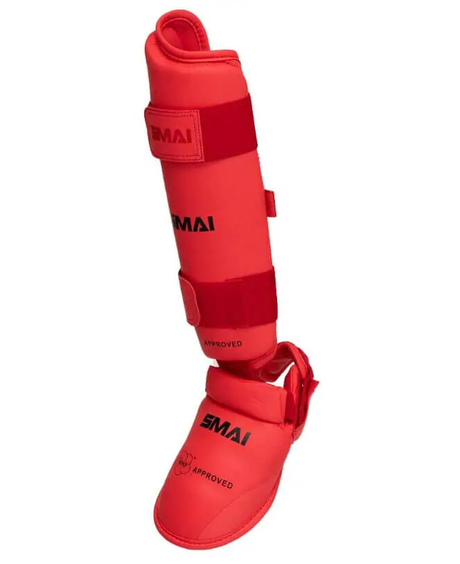Protector de espinillas y pies de kárate SMAI - WKF 8 shin-and-karate-foot-protectors-smai-wkf-red-side-