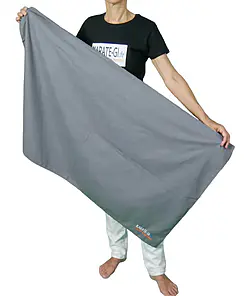 toalla microfibra-120x70-gris-karate-gui- soporte-presentacion