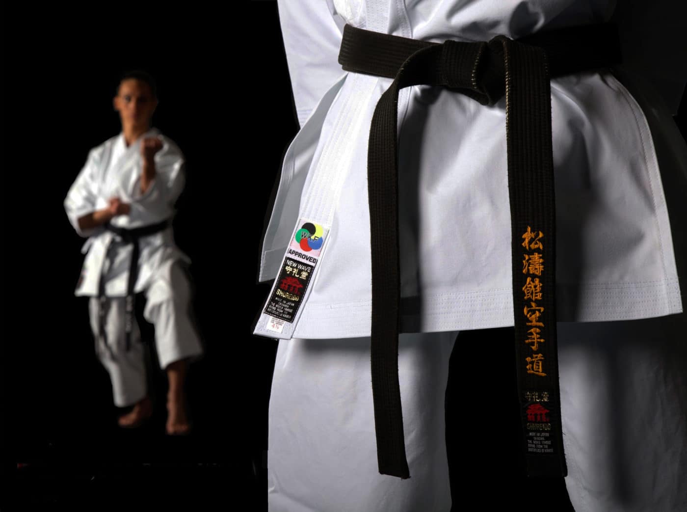 CHAQUETA DE karate-gui Shureido New Wave 3 - Aprobada por la WKF 3 Kimono CHAQUETA Shureido New Wave 3 - Aprobado por la WKF karate-gui team-women-zoom-label